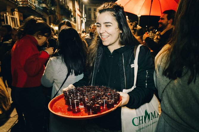 4-hour Guided Porto Pub Crawl with 6 drinks and VIP CLUBentry - Hosts and Energy: A Solo-Friendly Night Out