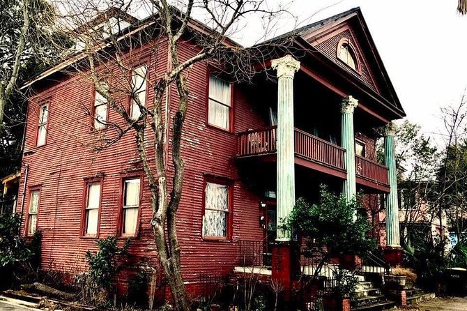 90 Minute Historic Savannah Walking Haunted Bar Pub Crawl - Chippewa Square: City Built Upon the Dead, plus orb stories