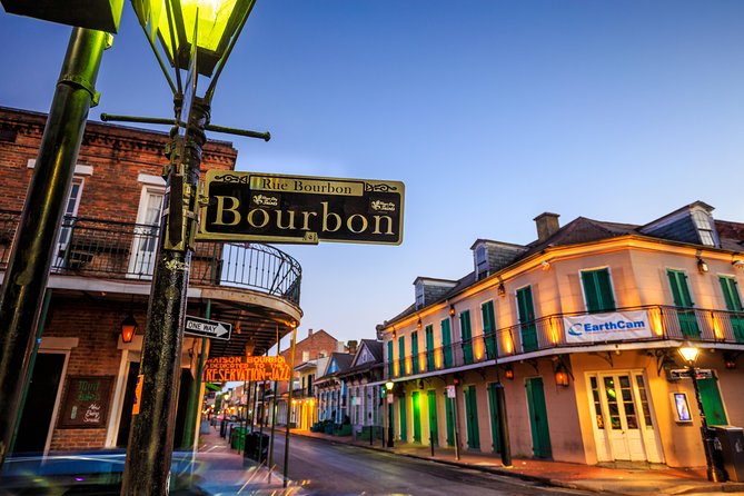 Adults Only Haunted Pub Crawl in New Orleans - French Quarter Time: Haunted Corners, Pirates Alley Energy