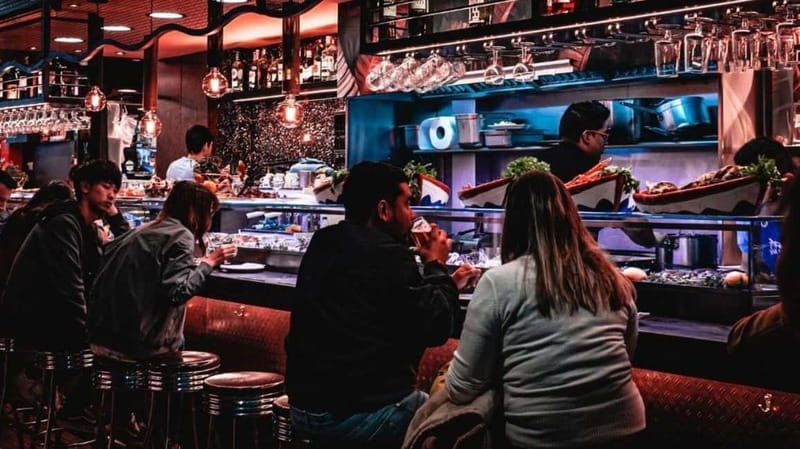 Albufeira: 5 Bars and 1 Nightclub Pub Crawl with Free Shots - The 5–6 Bar Route and Free Shots: Fun Math, With a Catch