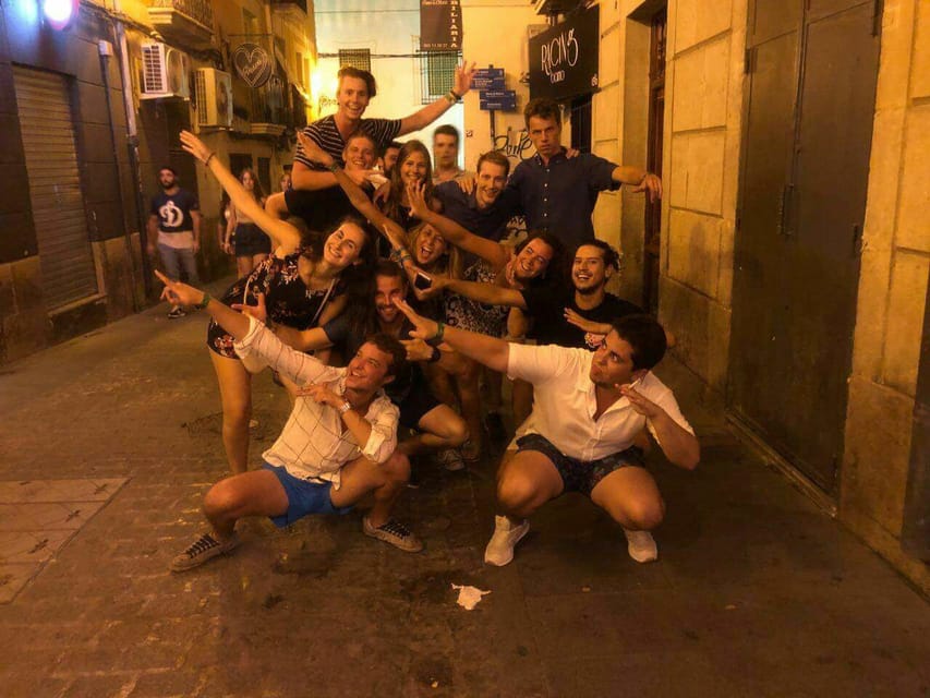 Alicante: Guided Pub Crawl with Shots and Beer - The language setup: English and Spanish with a live guide