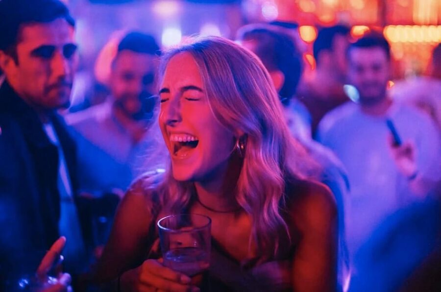 Amsterdam: Ludwig's Red Light Pub Crawl with VIP Club Entry - How a Red Light Pub Crawl Makes Sense (And What It Feels Like)
