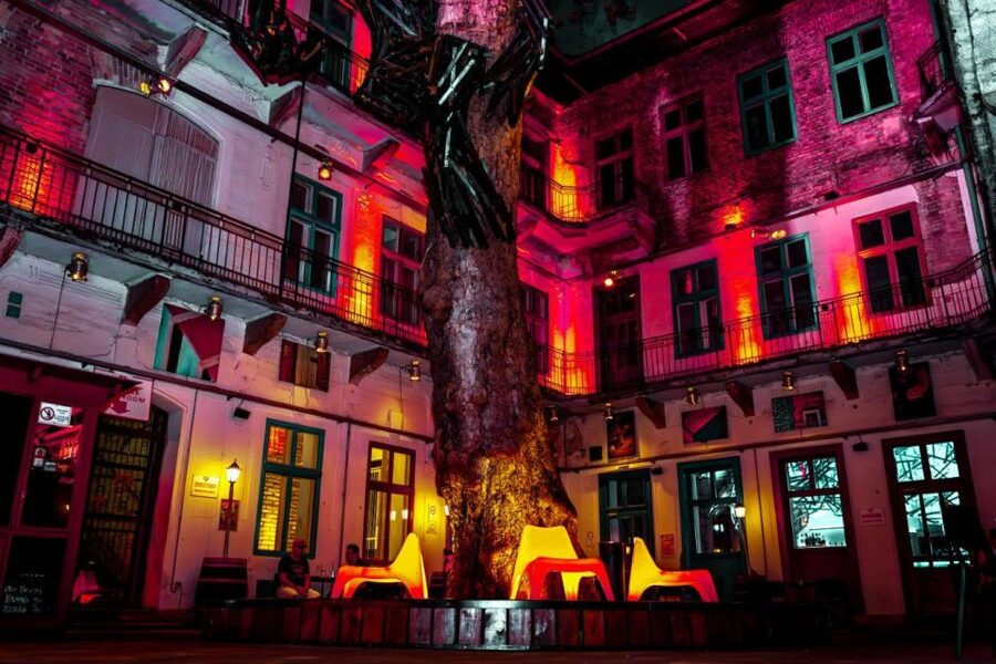 Amsterdam: Original Pub Crawl Party with VIP Entrance - Key highlights you should care about