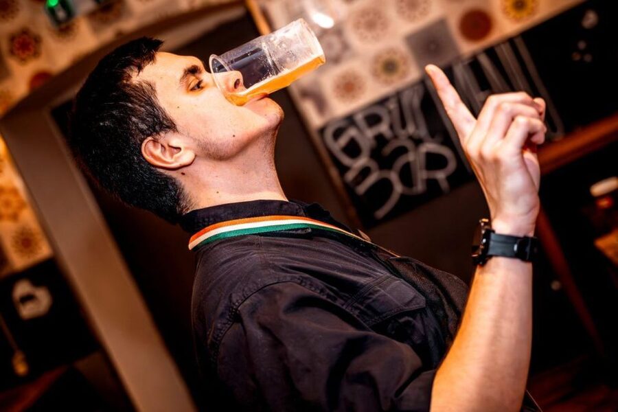 Amsterdam: Original Pub Crawl Party with VIP Entrance - Where the night starts: Generator Hostel Bar at 22:00 (and the 23:20 backup)