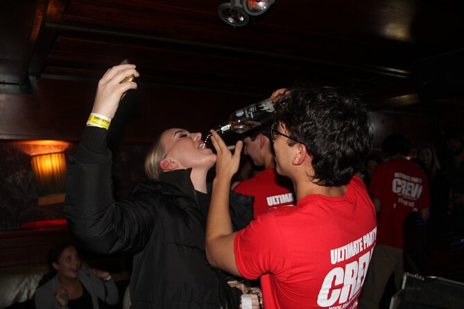 Amsterdam Red Light District Pub Crawl - Who should book this crawl, and who should skip