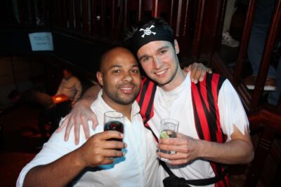 Amsterdam: Red-Light District Pub Crawl and Booze Boat Tour - The boat cruise on Starboard boats: what’s included