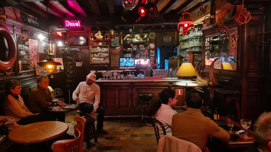 Antwerp: Pub Crawl in the Historical City - How to make the most of the tasting without overdoing it