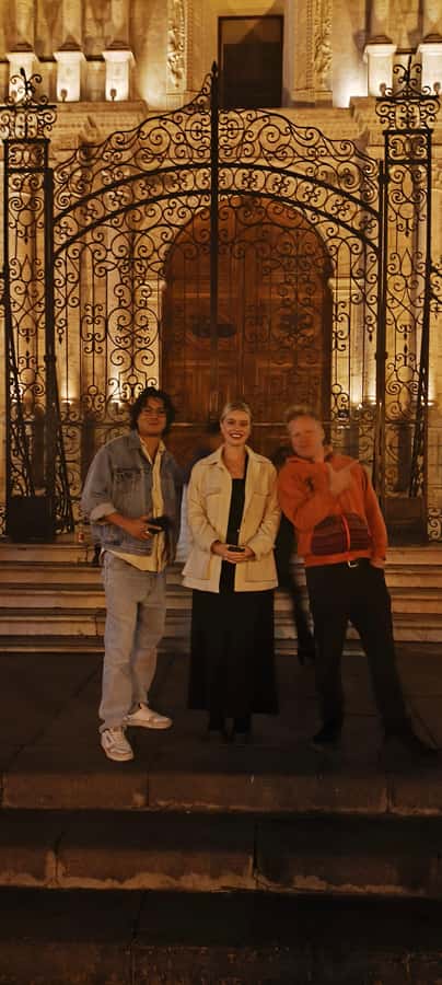 Arequipa: Pub Crawl with Skip-The-Line Access and Drinks - Plaza de Armas at 9 PM: the easy start to Arequipa nightlife