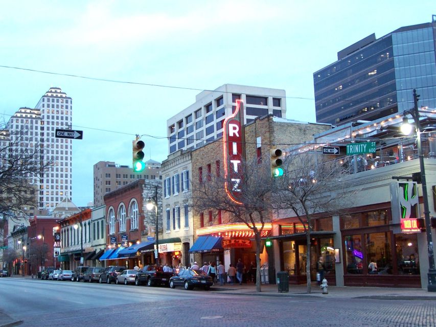 Austin: Downtown Live Music Pub Crawl - Why this 6th Street live music crawl is such a smart use of time