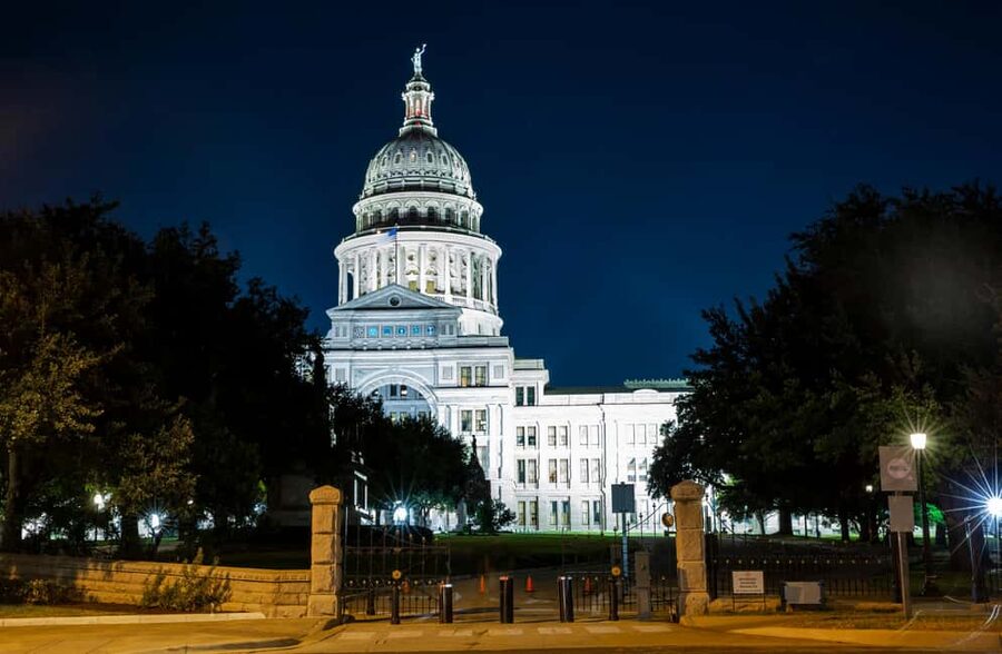 Austin’s Spirits & Spirits Haunted Pub Crawl - Stop 1: The Driskill Bar and the Austin drink moment