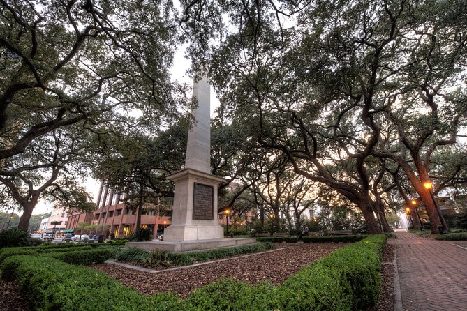 Battles & Brews Pub Crawl in Savannah - A 2-hour Civil War pub crawl built around Savannah’s squares