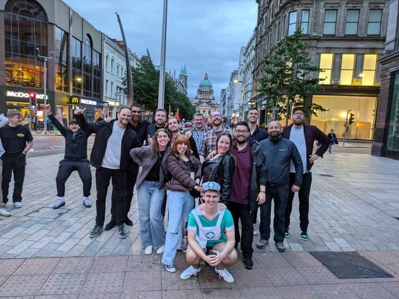 Belfast: Pub Crawl and Bar Walking Tour with Two Drinks - The included drinks and live music value at a glance