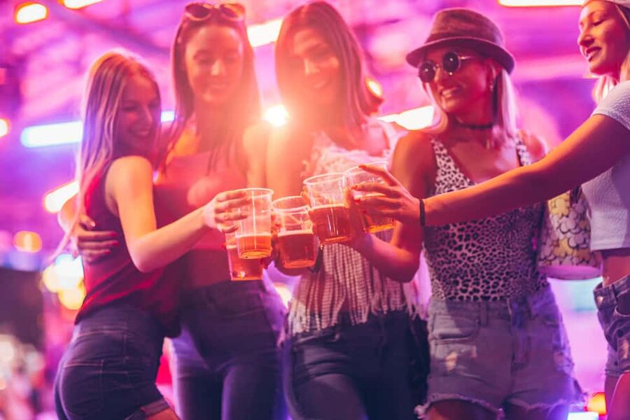 Berlin: Pub Crawl & Party with Free Shots & VIP Club Access - How the 6-hour Mitte and Friedrichshain plan flows