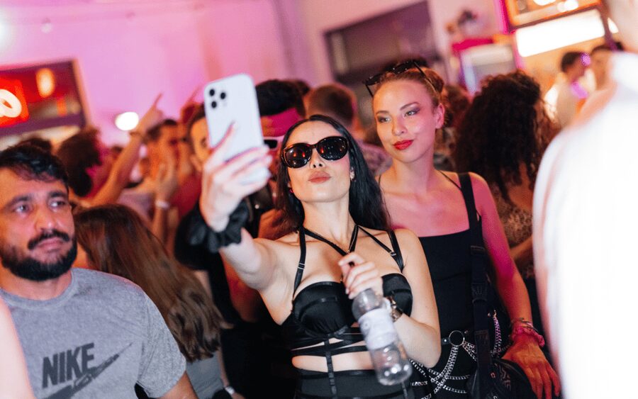 Berlin: Pub Crawl with Shots and VIP Club Entry - Free shots and special drinks: where the real value comes from
