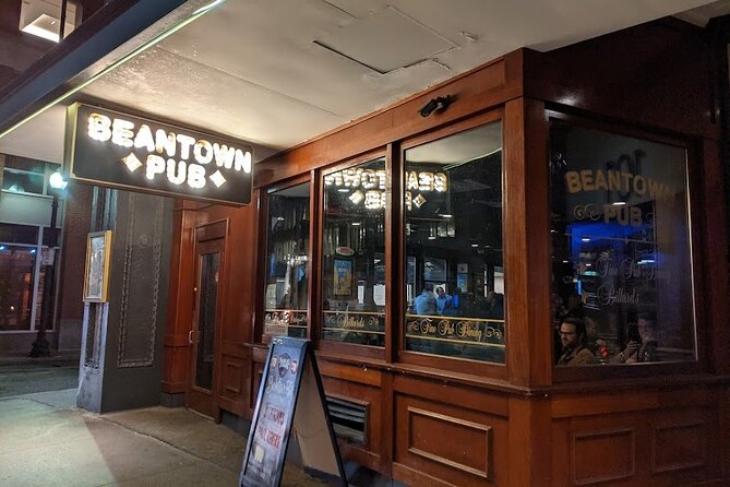 Boston Ghosts Boos and Brews Haunted Pub Crawl - The in-between haunting moment: reported experiences at a historic site