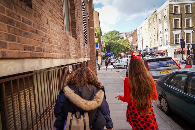 British Royal Mistresses and a Pub - A London walking tour that trades landmarks for love stories