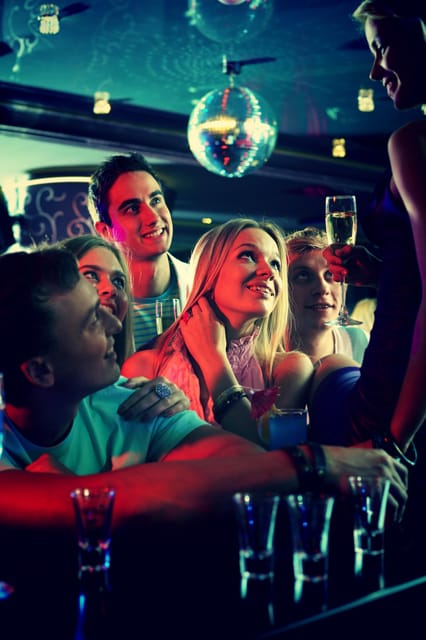 Brussels: BXL Pub Crawl Guided Tour - Price and value: $28 with 4 free drinks and discounts