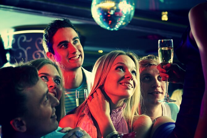 Brussels Pub Crawl Tour - Arriving at Bd Anspach: the 8:00 pm start you should respect