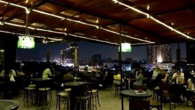 Cairo: Pub Crawl and Speakeasy Bar Tour with 2 Free Drinks - Price and Value: What $70 Really Buys in Drinks, Entrances, and a Local Guide