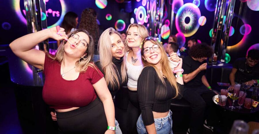 Camden Pub Crawl & Bar Tour London - Why Camden at Night Works for This Kind of Bar Tour