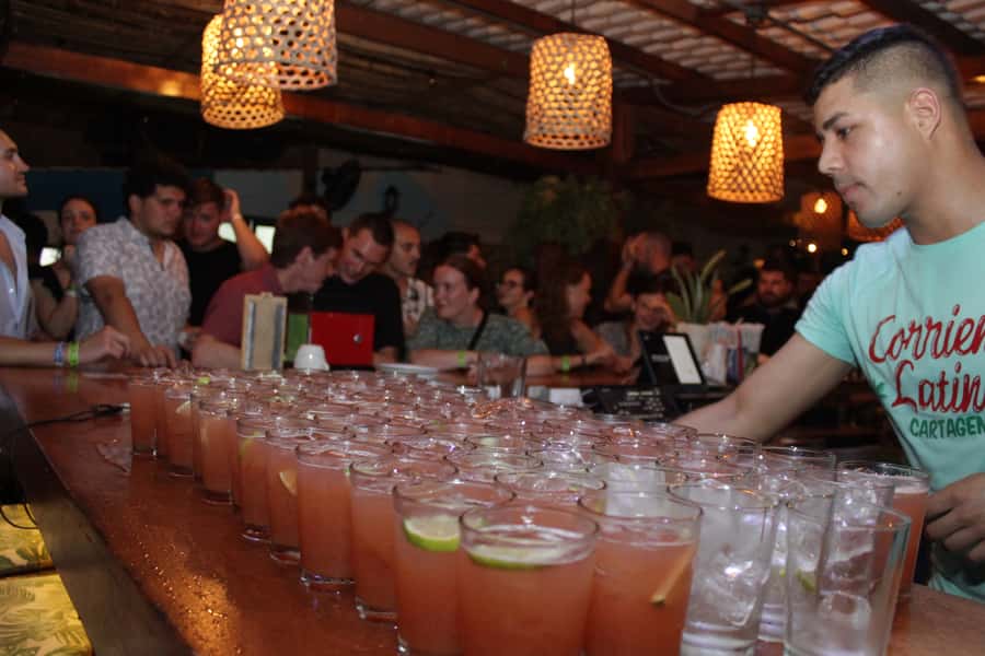 Cartagena: Pub Crawl with Dancing Lessons and Free Shots - How the Cartagena night starts in Getsemaní (Viajero and Masaya meetups)