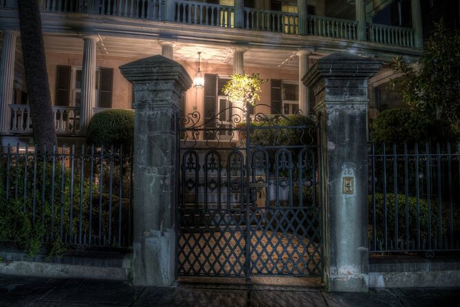 Charleston Haunted Pub Crawl - The Guide Is the Real Secret Sauce (So Pick the Right Night)