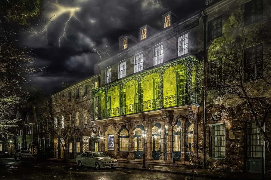 Charleston: Spirits & Spirits Haunted Pub Crawl - Spirits & Spirits: a 2-hour haunted crawl built around stories