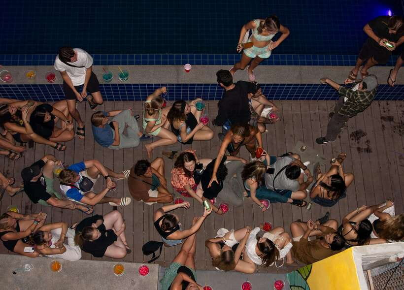 Chiang Mai Pub Crawl: The Best Nightlife in Town! - Price and Value: Why About 500 THB Can Be a Good Night Out