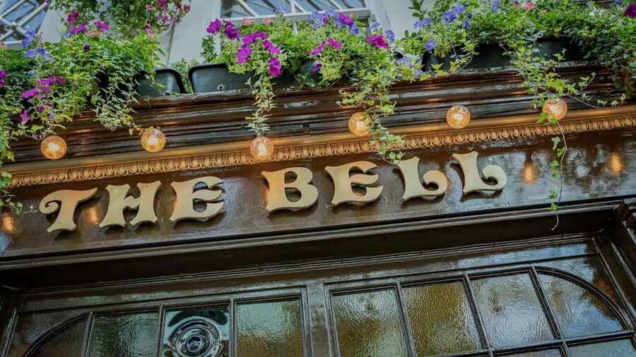 City of London Historic Pub Tour with Beers and Bar Snacks - First Step: Cannon Street Station and the City’s Financial Front Row
