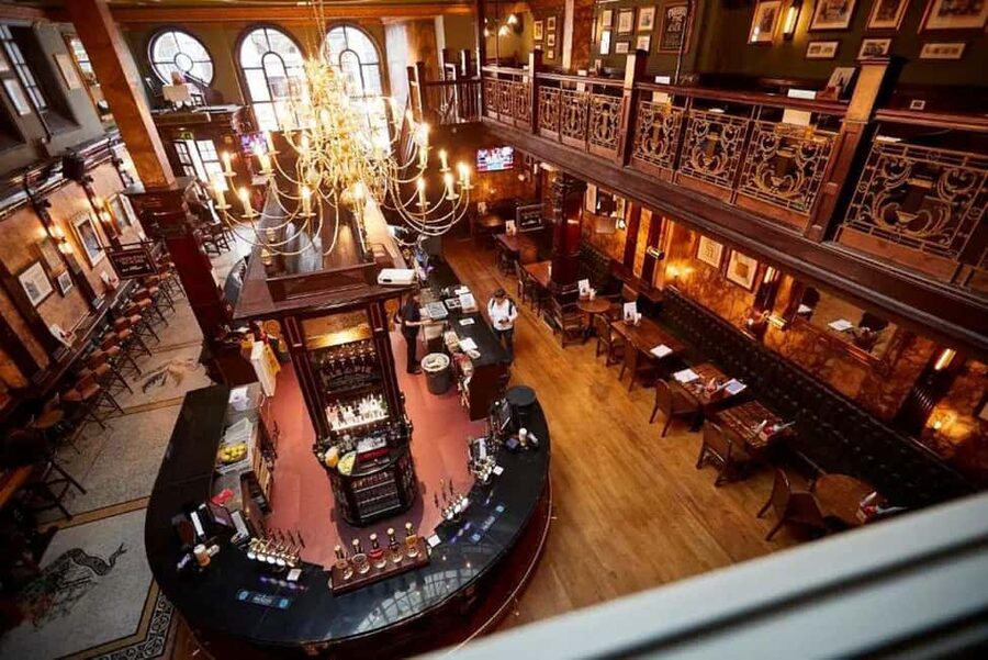 City of London Historic Pub Tour with Beers and Bar Snacks - The Four-Pub Format: What the Timing Really Means