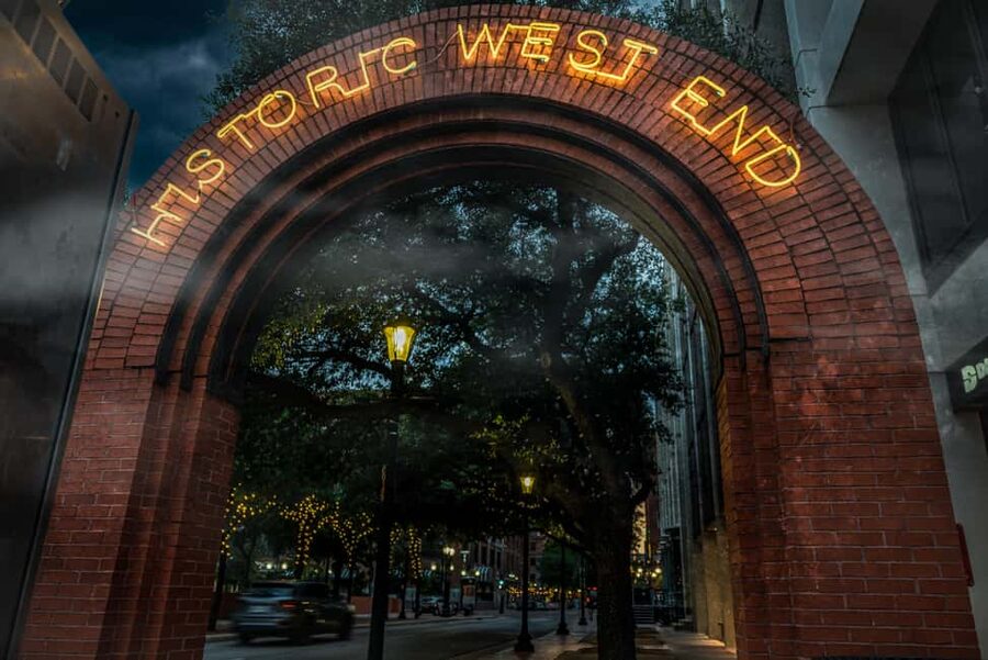 Dallas Spirits & Spirits Haunted Pub Crawl - Price and Value: Is $30 for 2 Hours Worth It?