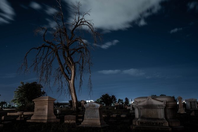 Denver: Spirits & Spirits Haunted Pub Crawl - Meeting Point: Pub on Penn, Lantern-In-Hand