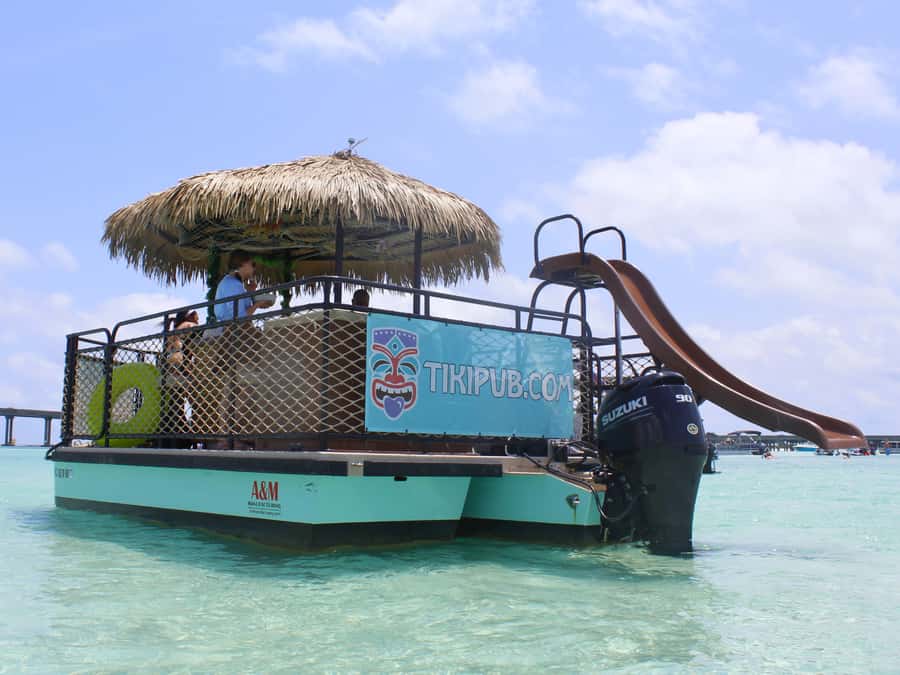 Destin: Tiki Pub Crab Island Sandbar Cruise with Waterslide - Getting on board at Gilligan’s Marina (and not wasting time)