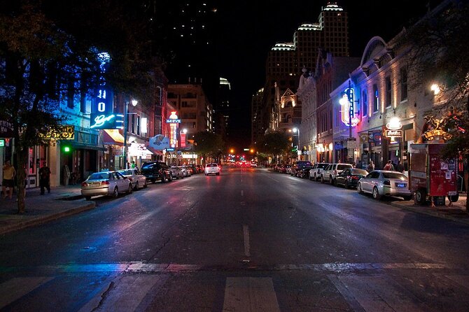 Downtown Austin Live Music Pub Crawl - Stop 1: The Driskill Hotel and its classic live music setting