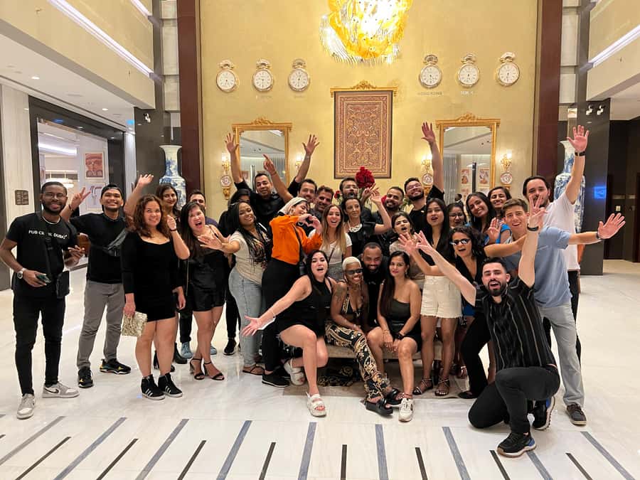 Dubai: Pub Crawl Nightlife Tour - Meeting point, timing, and how you’ll move between venues