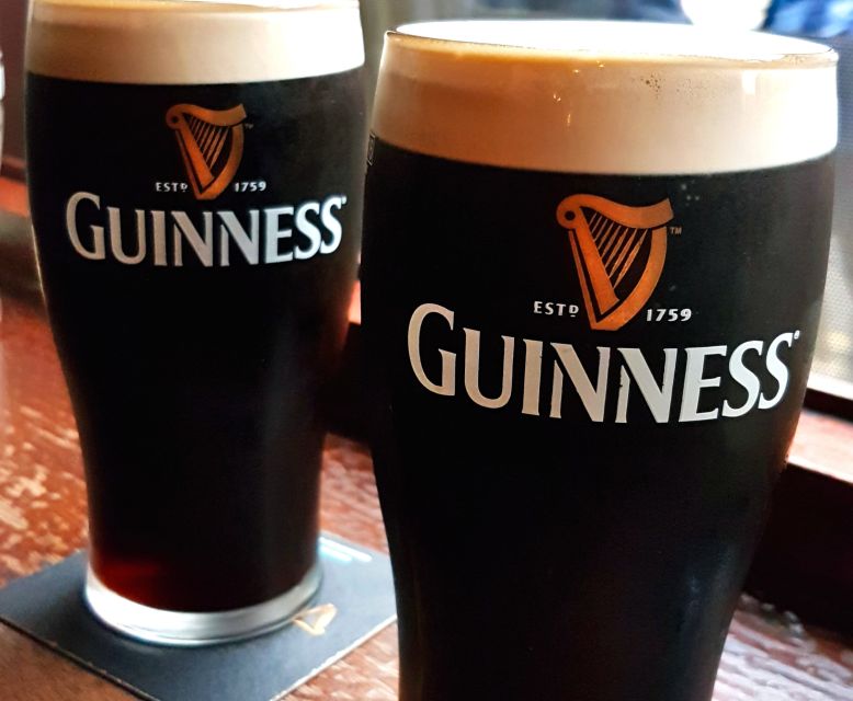 Dublin: Private Pub Tour - Meeting Inside The Oak on Crane Lane: Getting Your Bearings Fast