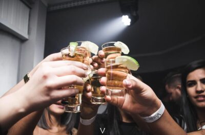 Düsseldorf Pub Crawl - 4 Locations, Shots & Club Entry - The 4 Stops: How the Night Keeps You Moving (and Drinking)