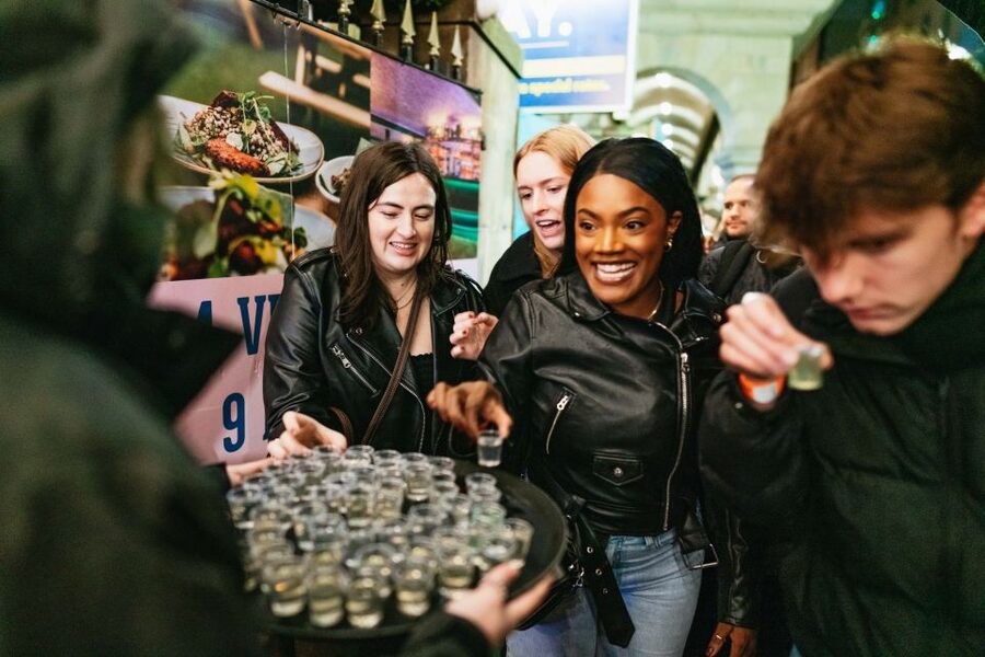 Edinburgh: 7 Bar Pub Crawl with 7 Shots & Discounts - Who this pub crawl suits best (and who should choose differently)