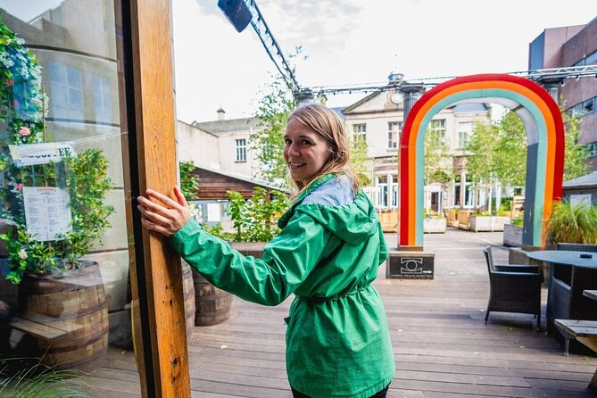 Edinburgh: Pubs & History Walking Tour with Beer Tasting - Old Town opener: what you learn before the first sip