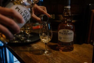 Edinburgh: Whisky Tasting and Storytelling in a Historic Pub - What you taste: 4 single malts across Scotland’s main styles