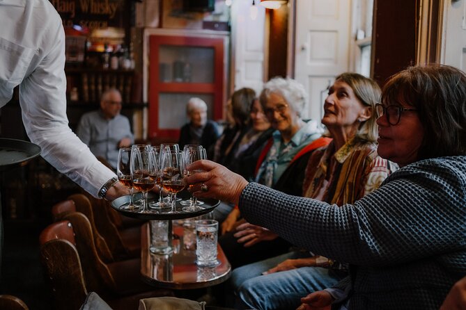Edinburgh: Whisky Tasting with Storytelling in a Historic Pub - Key highlights you’ll care about