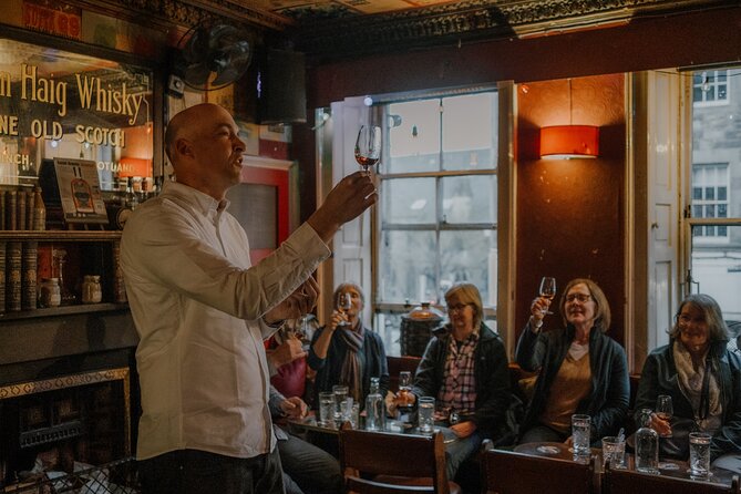 Edinburgh: Whisky Tasting with Storytelling in a Historic Pub - The flavor journey: Speyside sweetness to Island peat