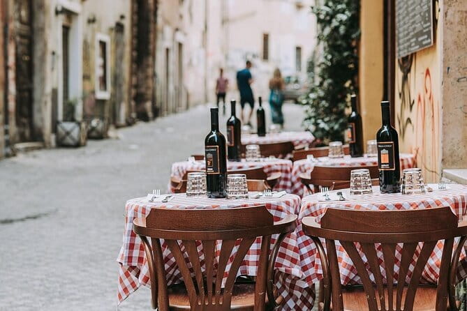 Florence Pub Crawl in the Old Town - Who this Florence Old Town pub crawl suits best