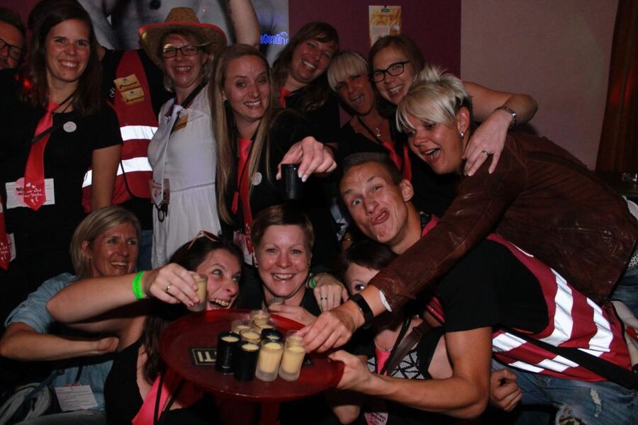 Freiburg: Guided Pub Crawl with Drinks - Meeting point near Hackl’s zapfBar: start on the right foot