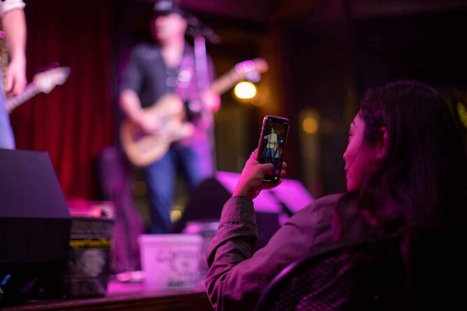 Frenchmen Street VIP Live Music Pub Crawl in New Orleans - Frenchmen Art Market: souvenirs without the boring stop