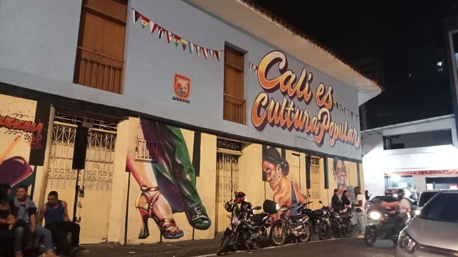 Friday Salsa Pub Crawl in Cali - Guides make the difference: Ana and Laura’s tone