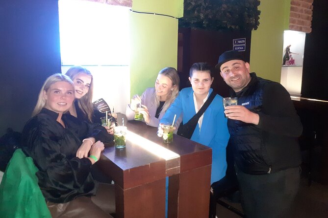 Fun Explorers Pub Crawl with free welcome shots and free ent - Key Points at a Glance