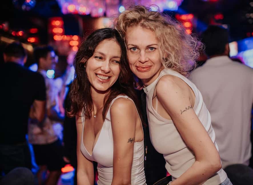 Fun Explorers Pub Crawl with free welcome shots and free ent - Should You Book Fun Explorers Pub Crawl in Krakow?