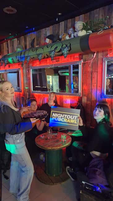 Gdansk 2026: Pub Crawl with Local Guide and Welcome Shots - Welcome shots and icebreakers at Piwna: the social engine