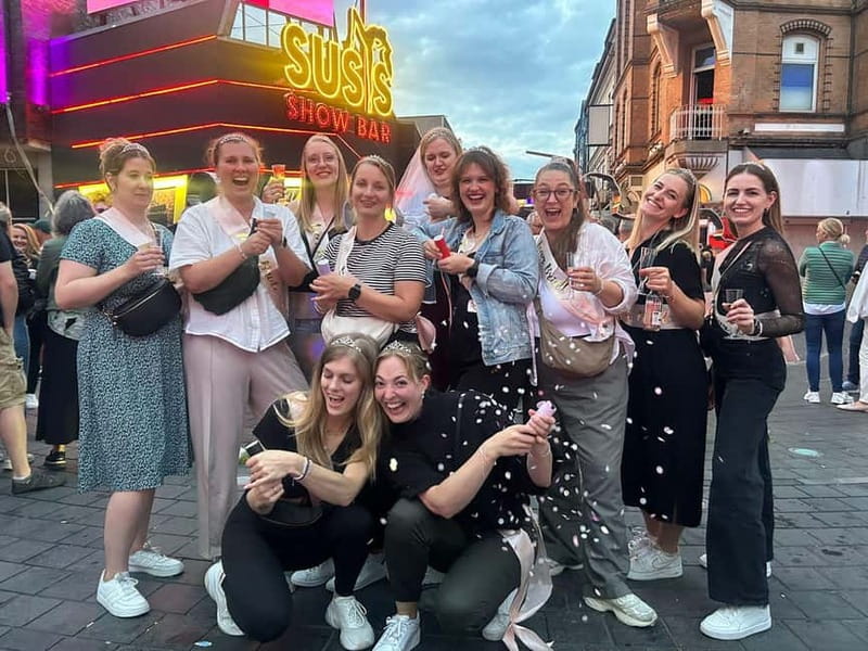 Hamburg Pub Crawl - 4 Locations, Shots & Club Entry - St. Pauli Reeperbahn Nightlife, Built for People-Watching and Partying